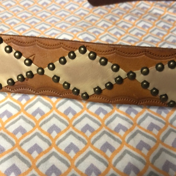 LINEA PELLE brown genuine leather women’s belt with metal studs. Size Medium. - Picture 5 of 12